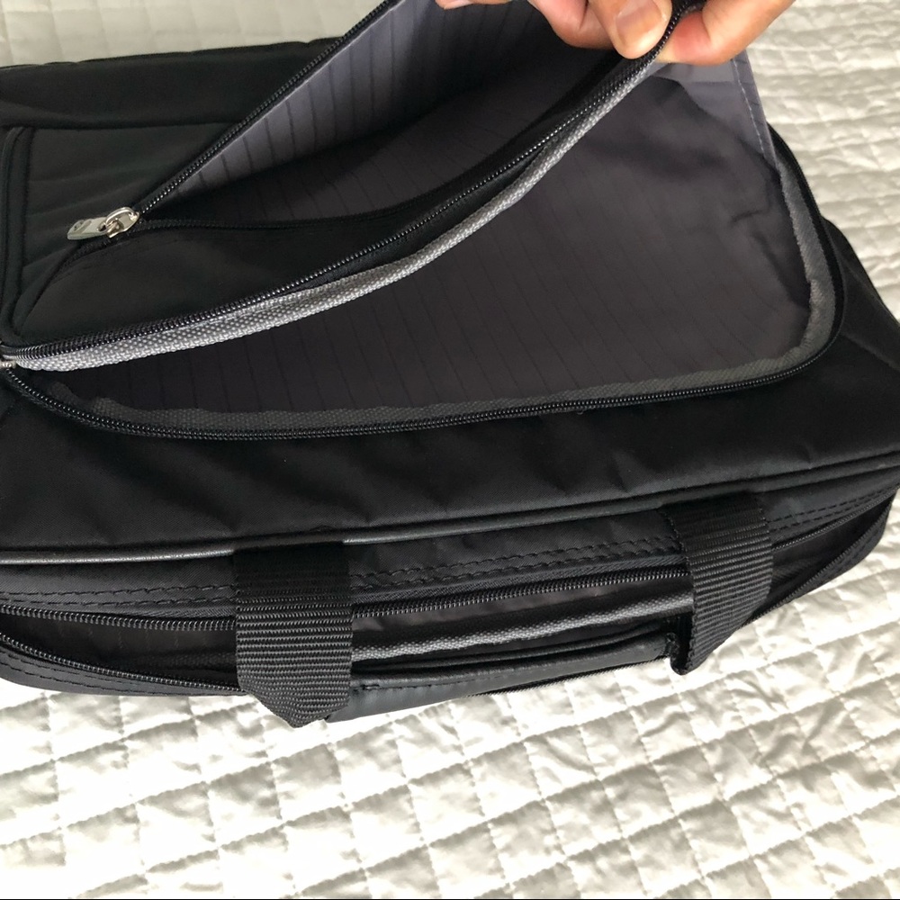 Samsonite laptop 💻/iPad/air pad 😊 - Picture 6 of 8